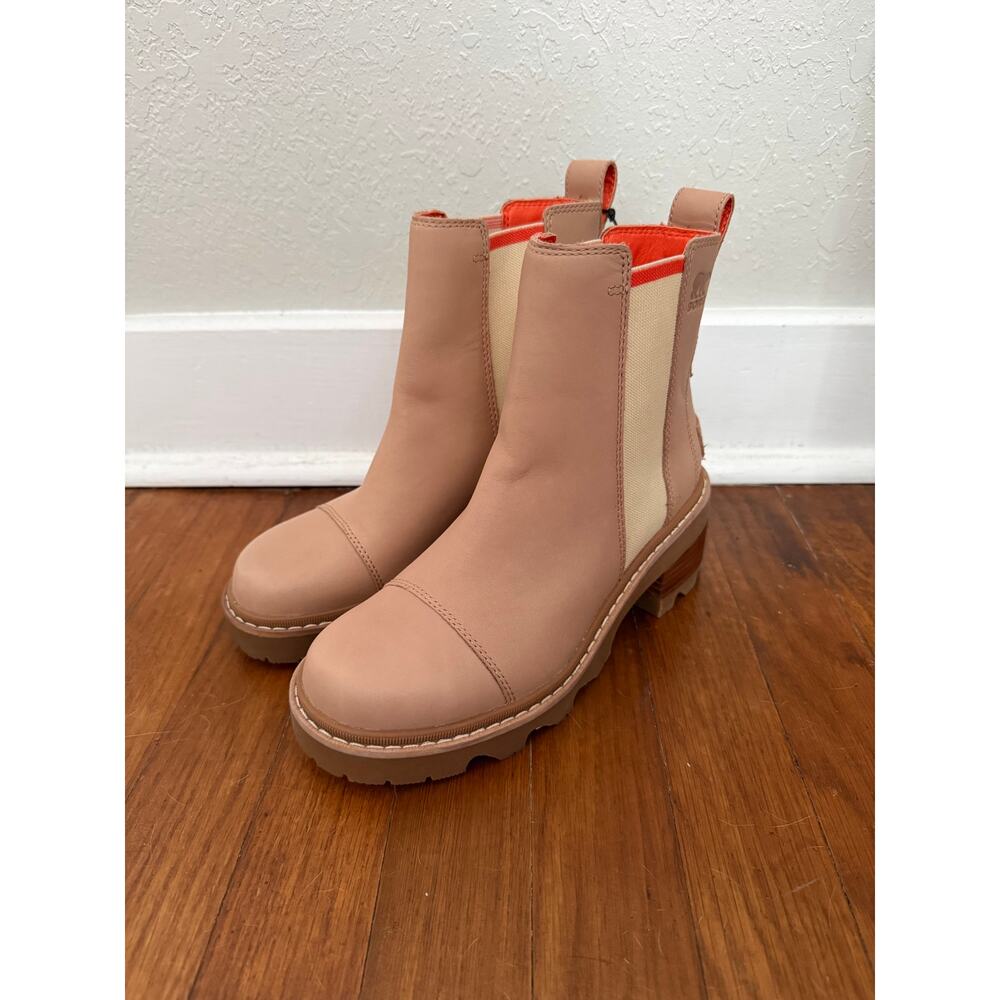 Sorel Women's Joan Now Chelsea Boot, size 6.5 NWT, Honest Beige